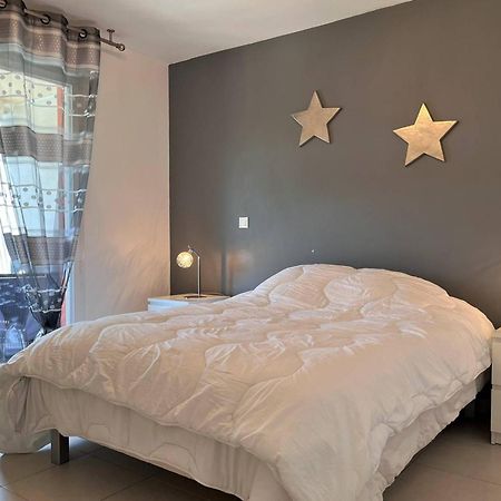 Charmant T2 Climatise Avec Grande Terrasse, Piscine Et Parking Privatif, Proche Plage Et Commerces. - Fr-1-251-441 Le Lavandou Eksteriør billede