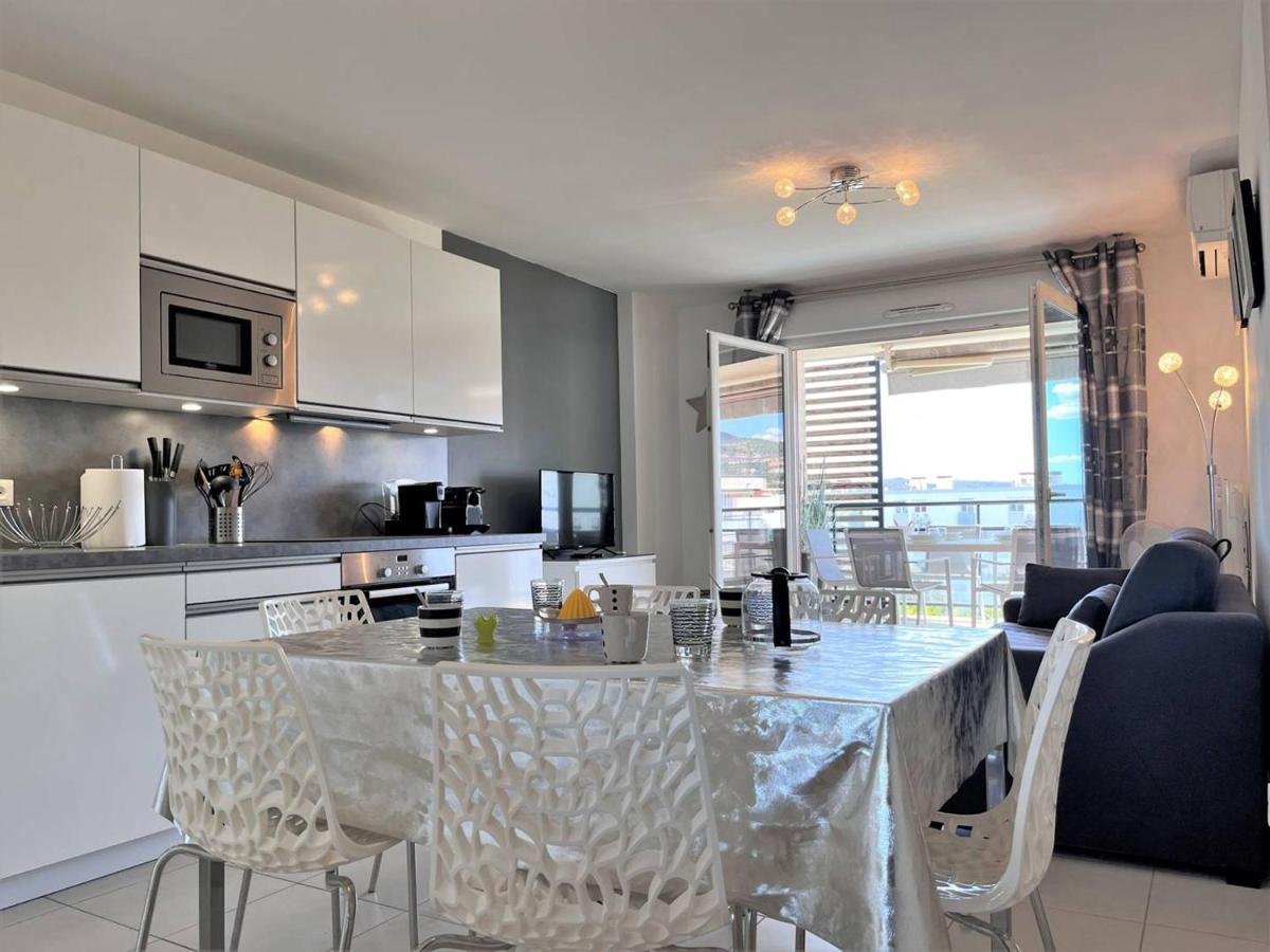 Charmant T2 Climatise Avec Grande Terrasse, Piscine Et Parking Privatif, Proche Plage Et Commerces. - Fr-1-251-441 Le Lavandou Eksteriør billede
