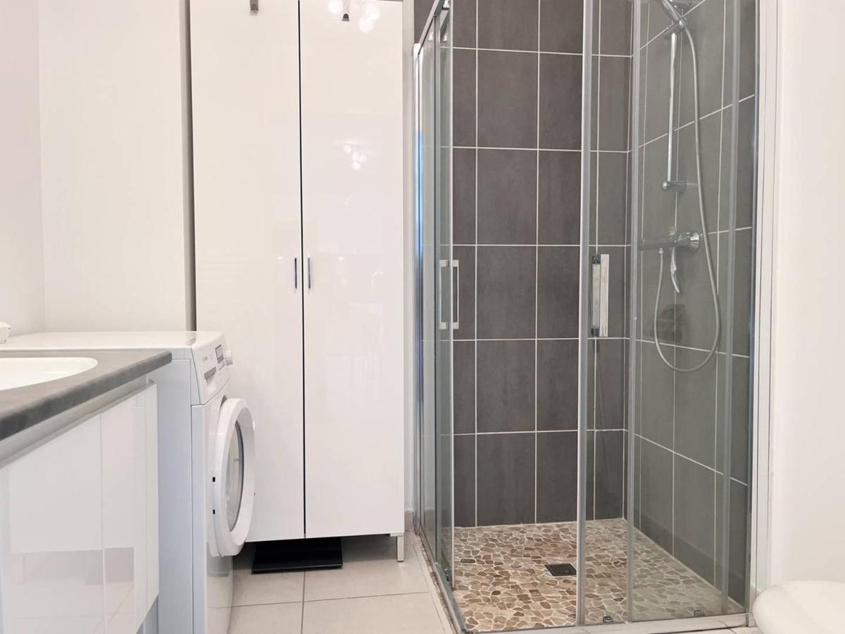 Charmant T2 Climatise Avec Grande Terrasse, Piscine Et Parking Privatif, Proche Plage Et Commerces. - Fr-1-251-441 Le Lavandou Eksteriør billede